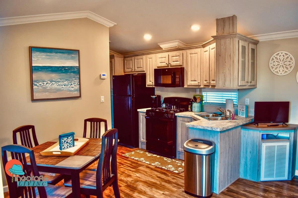 Pinecraft Cottage Tiny Home Sarasota Exterior foto